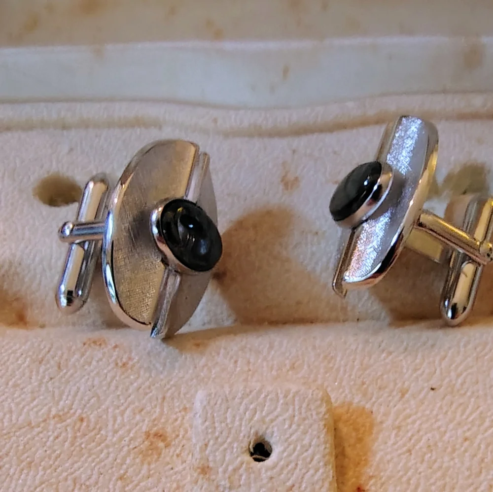 Vintage SWANK Black and Silver Tone Cuff Links